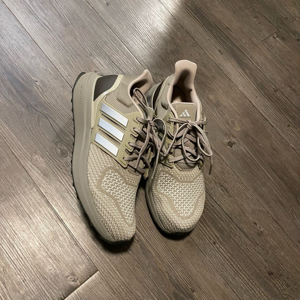 New Adidas Beige Sneakers